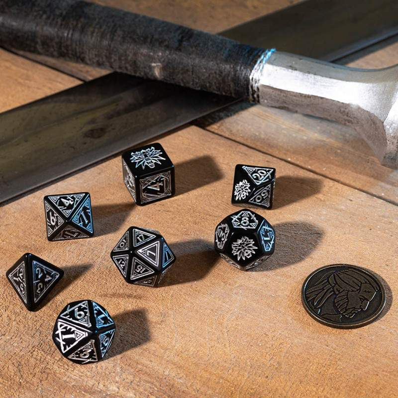 Witcher Geralt Silver Sword Poly Black /Silver (7) Terningsett, Witcher
