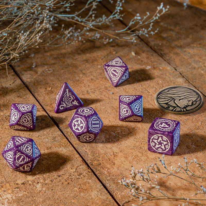 Witcher Yennefer Lilac & Gooseberries Poly Purple /White w /Coin (7) Terningsett, Witcher