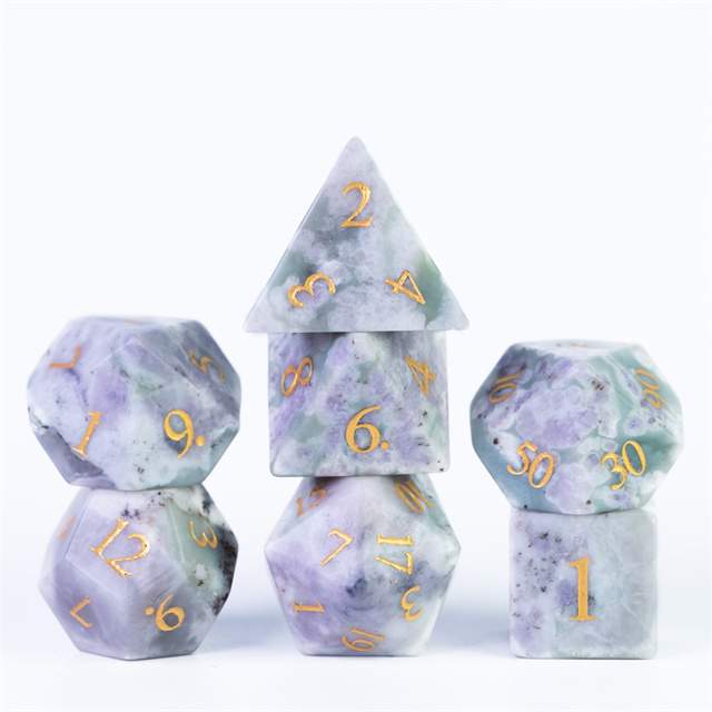 Gemstone Poly Jade White, Grey /Gold (7) Terningsett